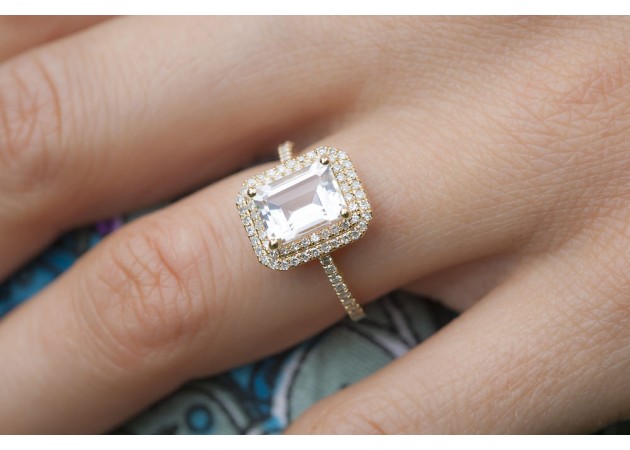 https://comparethediamond.com/image/cache/blog/buying-an-engagement-ring-630x450.jpg