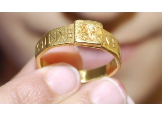 https://comparethediamond.com/image/cache/blog/newimgs/460712-britain-tolkien-039-s-one-ring1-630x450.jpg