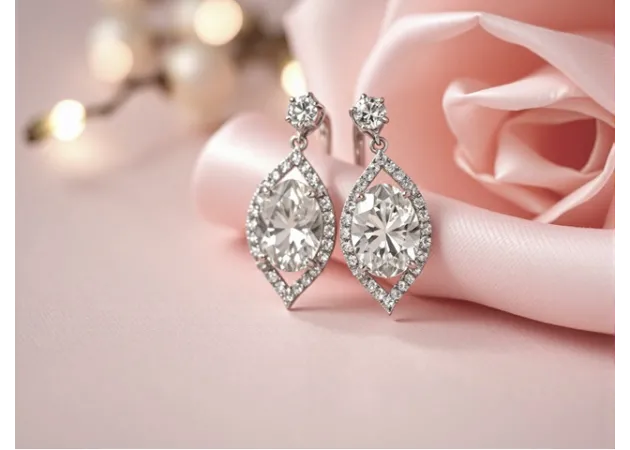 https://comparethediamond.com/image/cache/catalog/blog-images/Diamond%20Drop%20Earrings-630x450.webp