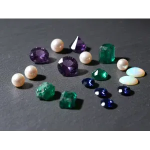 Unlucky Opal? Tearful Pearl? Unpacking the Myths Behind Your Favourite Gemstones