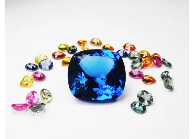 https://comparethediamond.com/image/cache/catalog/blog-images/coloured%20loose%20sapphires-630x450.webp