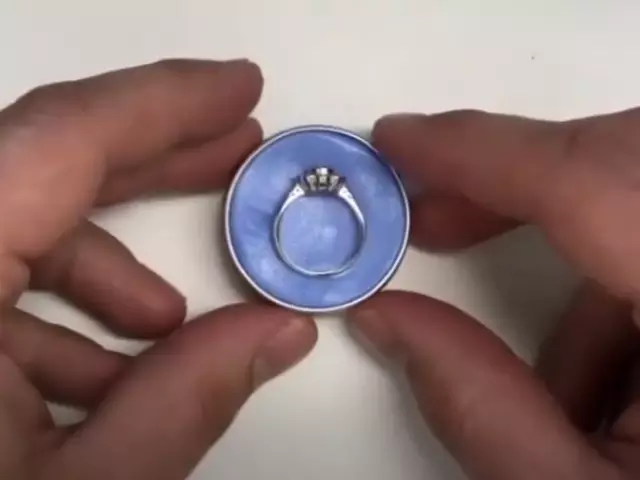 <b>Our Putty-Pot</b><br />The perfect interlocking, matching wedding ring made especially for you via our unique process <b>Our Putty-Pot</b><br />The perfect interlocking, matching wedding ring made especially for you via our unique process