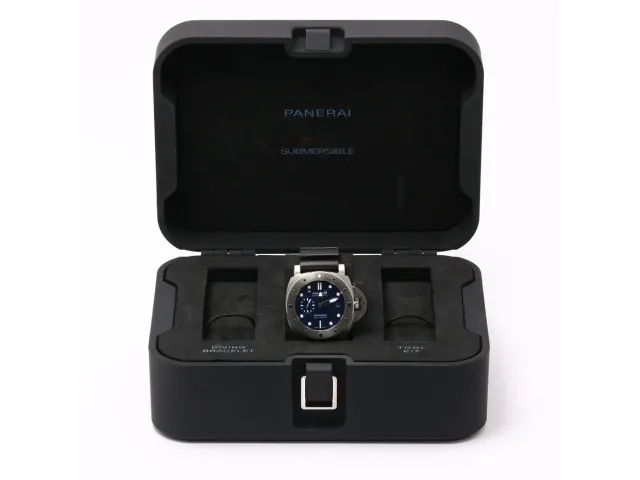 Panerai Luminor Submersible